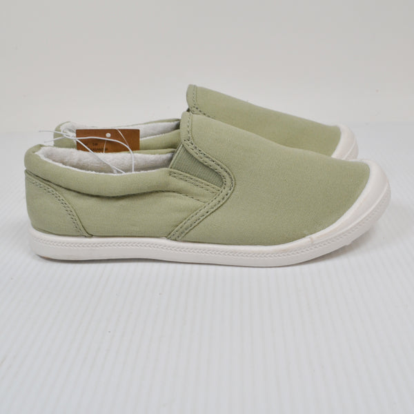 Mad Love Kasandra Womens Canvas Sneakers Slip On Loafers - Green - Size 5w