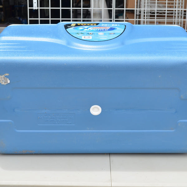 Coleman Xtreme 70 qt Ice Box Cooler Blue/White 98 Cans, Cup Holders