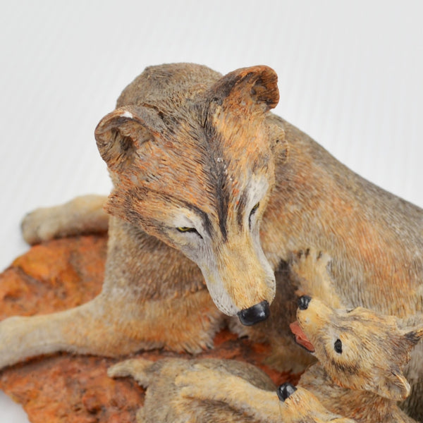 Hamilton Wolves of the Wilderness Collection Figurine Building Young Bonds Wolf