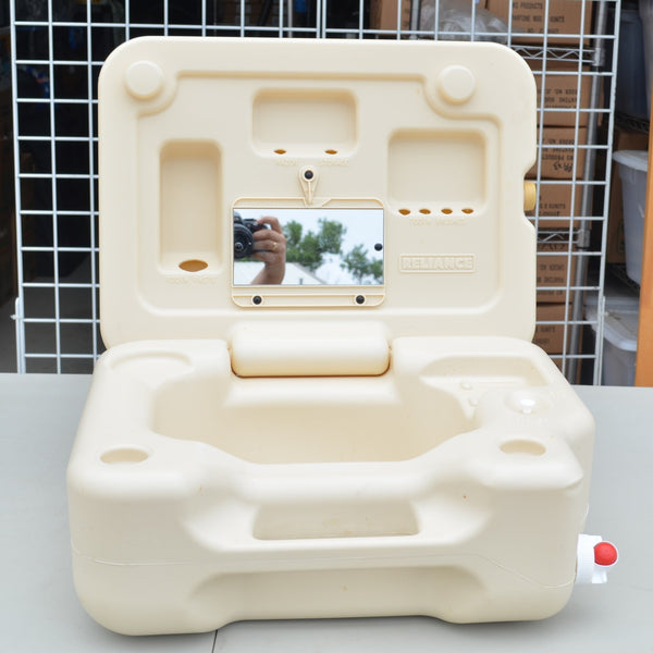 Reliance Wash N Go 3 Gallon Portable Sink & Organizer Tent RV Camping 9834