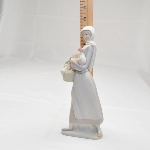 Lladro "GIRL WITH COCKEREL" 4591 Girl With Rooster, Basket Matte Finish Figurine