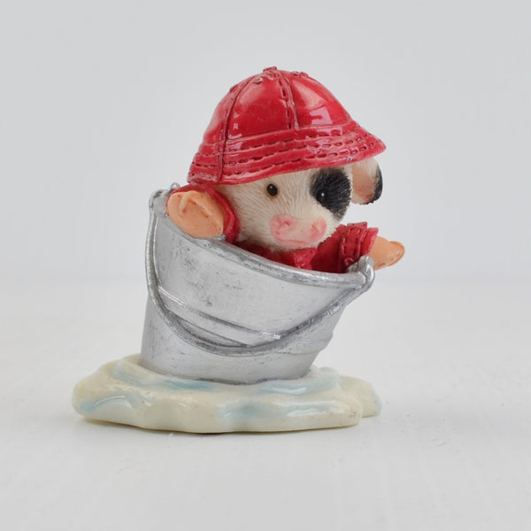 Mary’s Moo Moos “Buckets Of Fun” 1997 Enesco Cow Rain Hat Inside Bucket Figurine