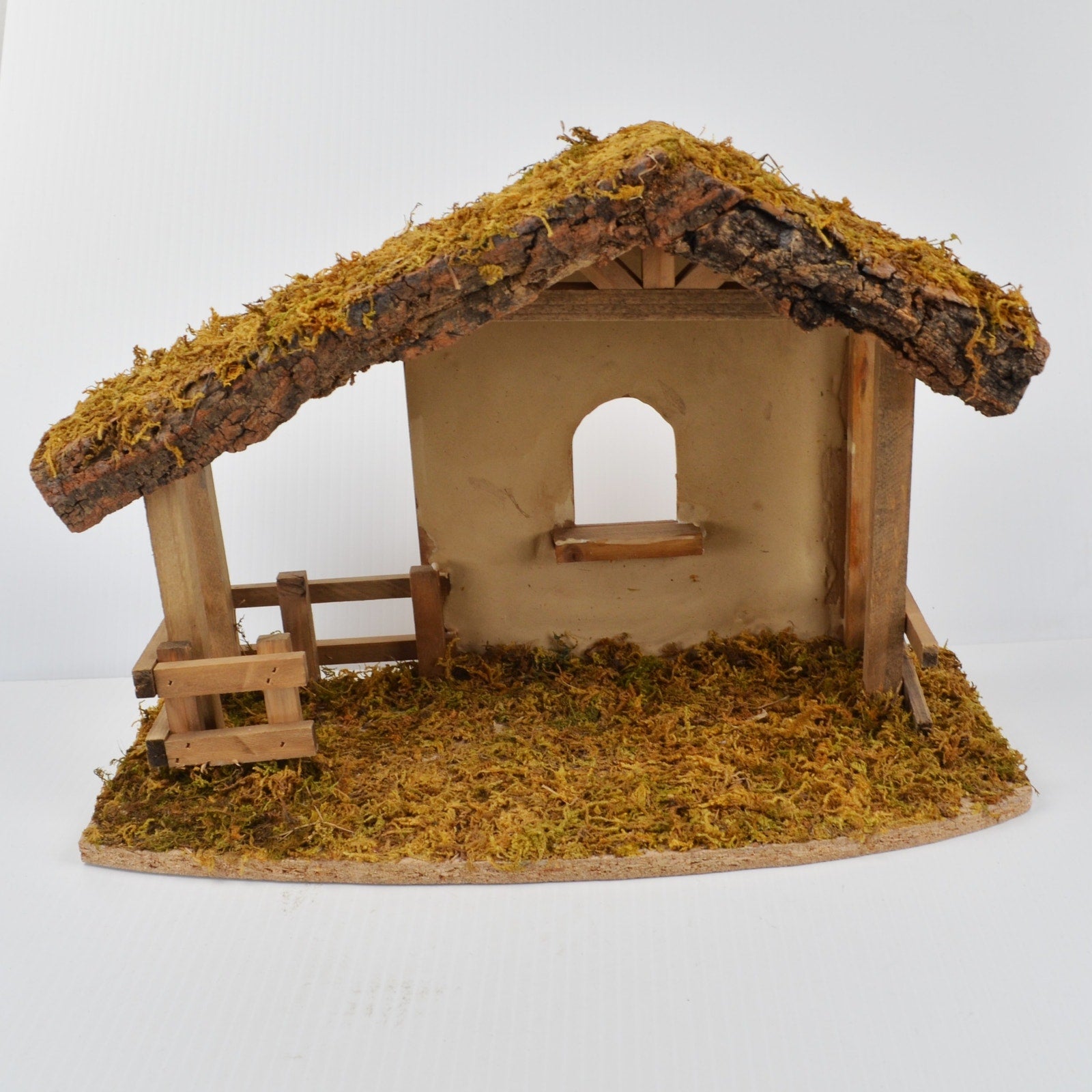Vintage Christmas Xmas Nativity Wooden Dry Moss Covered Stable Manger Creche