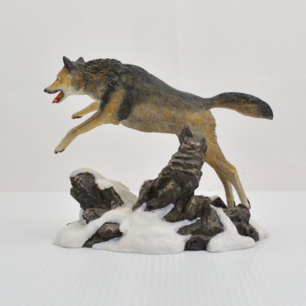 Hamilton Wolves of the Wilderness Collection Figurine Wolf Winter Hunter