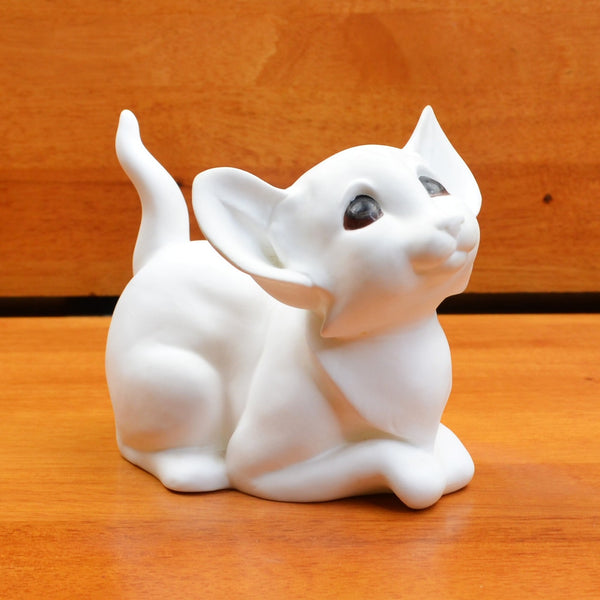 Vintage George Good Fine Bone China White Cat Figurine By Freeman