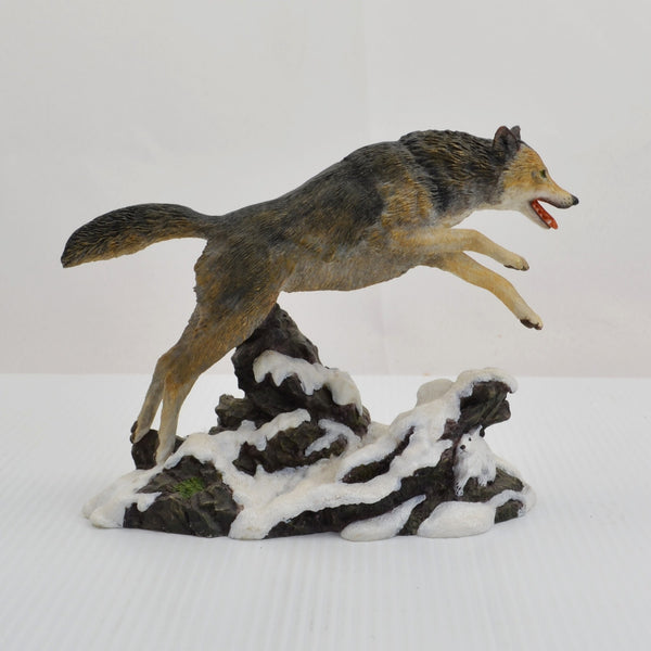 Hamilton Wolves of the Wilderness Collection Figurine Wolf Winter Hunter