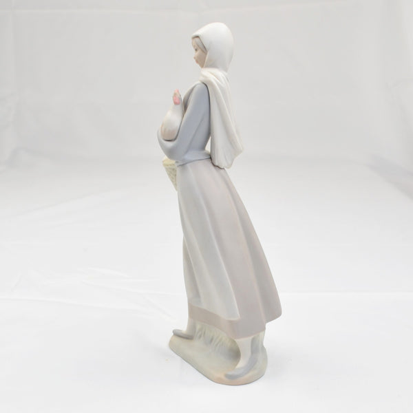 Lladro "GIRL WITH COCKEREL" 4591 Girl With Rooster, Basket Matte Finish Figurine