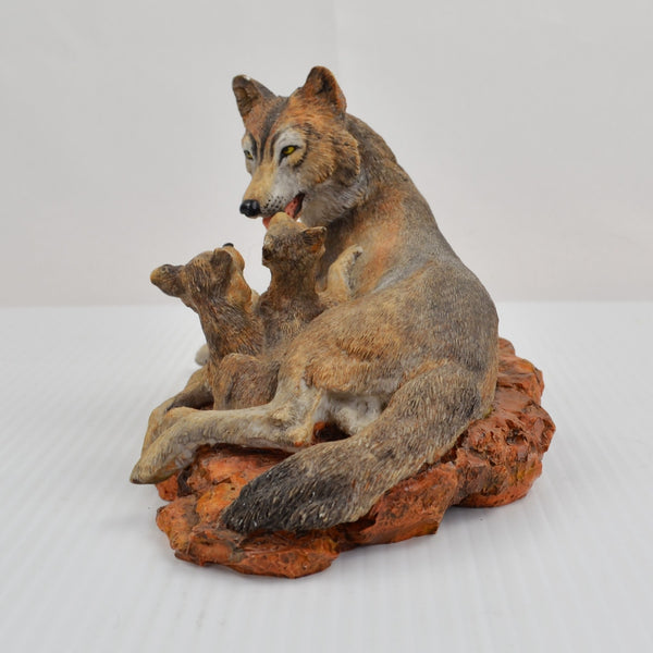 Hamilton Wolves of the Wilderness Collection Figurine Building Young Bonds Wolf