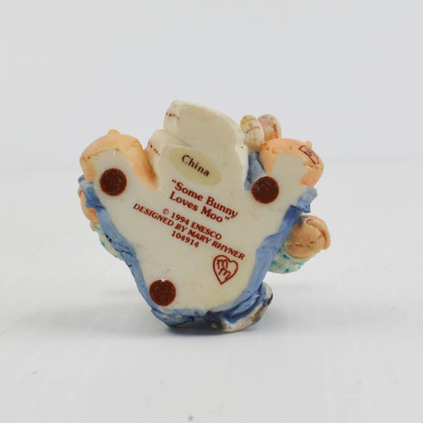 Mary’s Moo Moos “Some Bunny Loves Moo” 1994 Enesco Cow Overalls Bunny Figurine