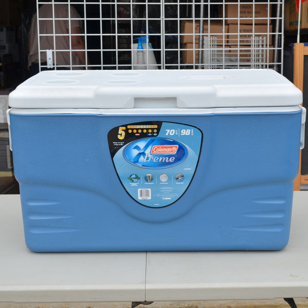Coleman Xtreme 70 qt Ice Box Cooler Blue/White 98 Cans, Cup Holders