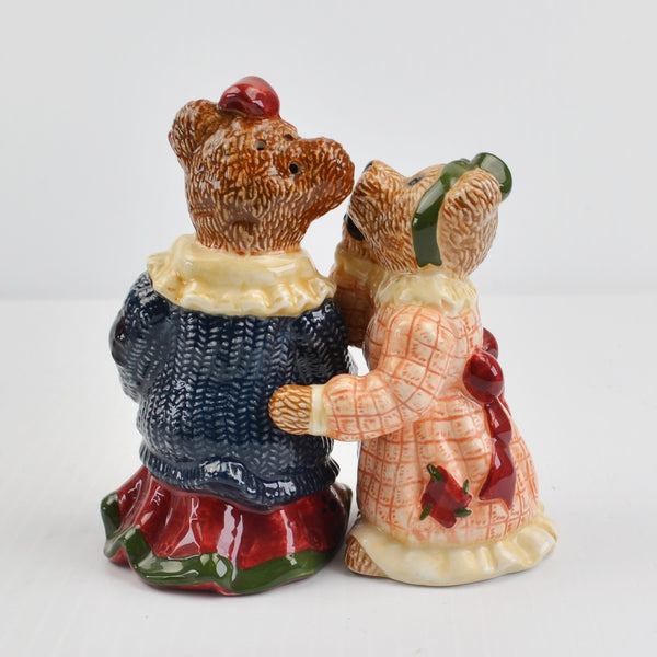 Boyds Bears "Louella & Hedda" Bearware Pottery Salt and Pepper Shakers 5E/1361