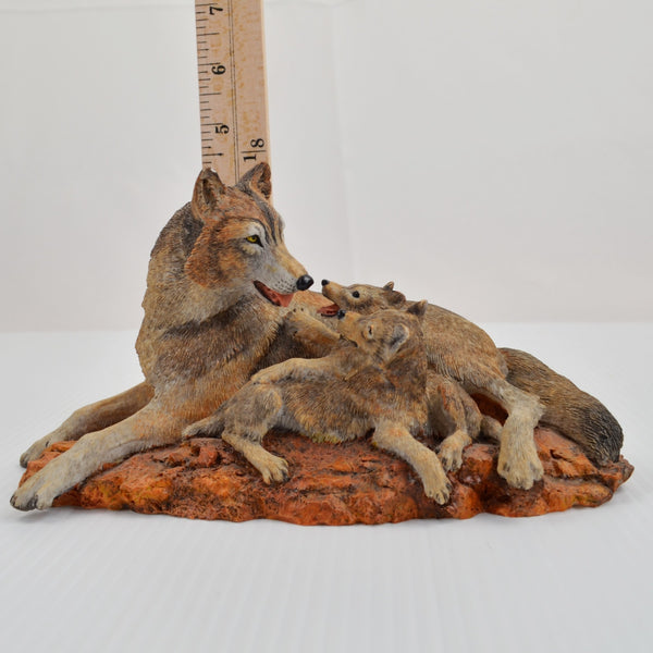 Hamilton Wolves of the Wilderness Collection Figurine Building Young Bonds Wolf