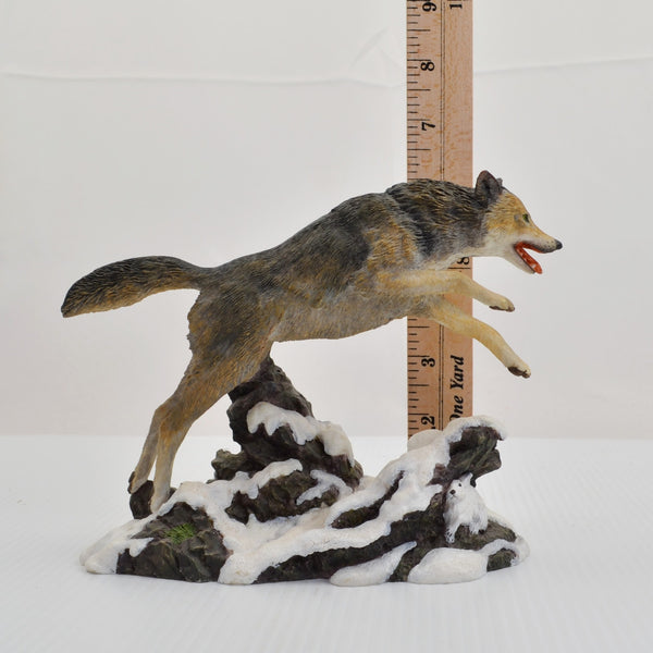 Hamilton Wolves of the Wilderness Collection Figurine Wolf Winter Hunter