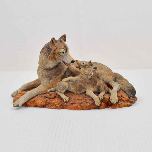 Hamilton Wolves of the Wilderness Collection Figurine Building Young Bonds Wolf