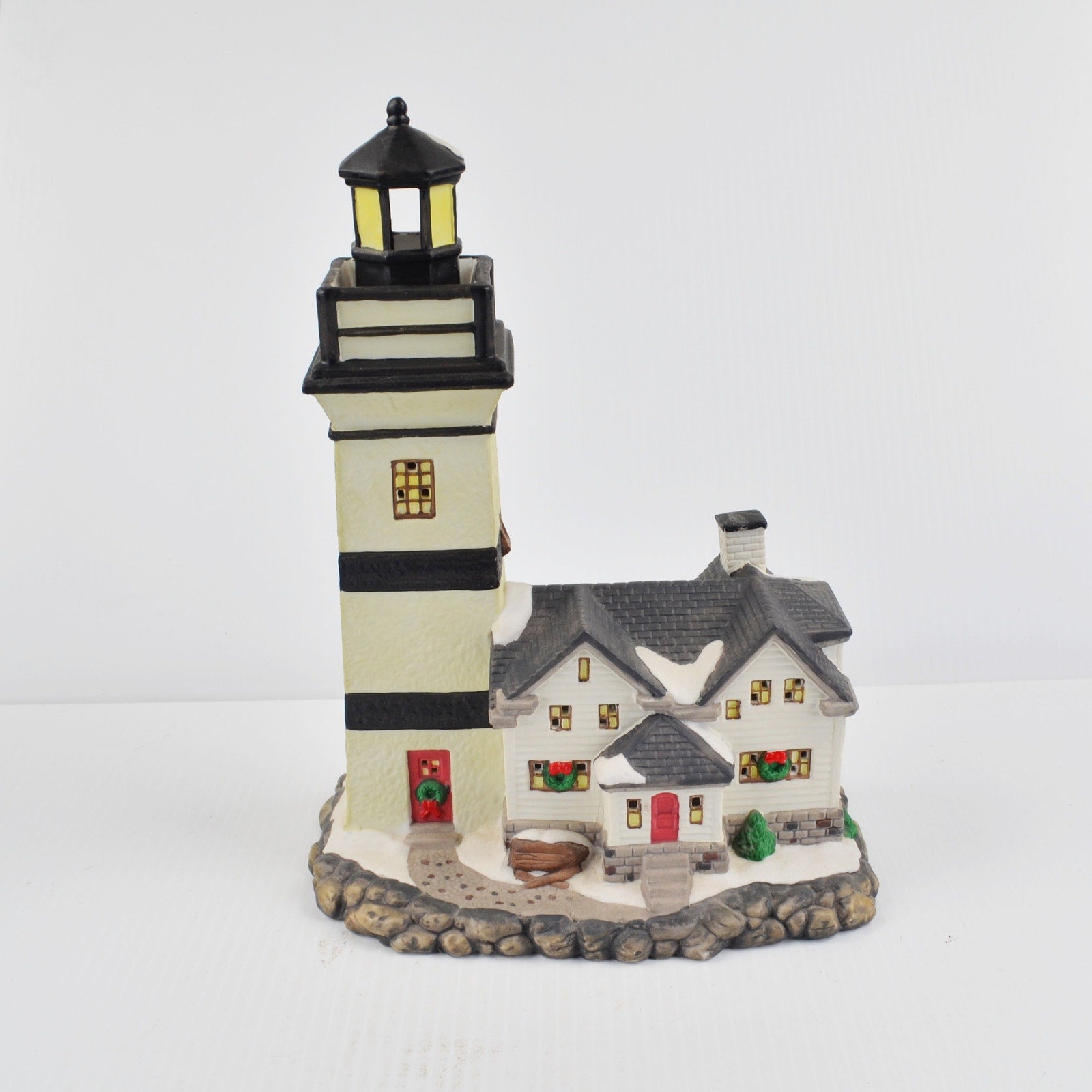 Santa's Workbench Collection Victorian Newcastle Lighthouse 1999 - New LED Light