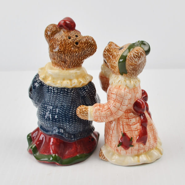 Boyds Bears "Louella & Hedda" Bearware Pottery Salt and Pepper Shakers 5E/1269