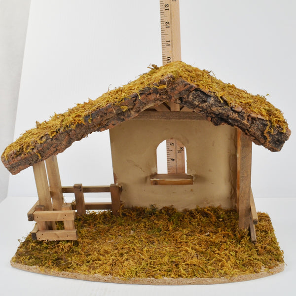 Vintage Christmas Xmas Nativity Wooden Dry Moss Covered Stable Manger Creche