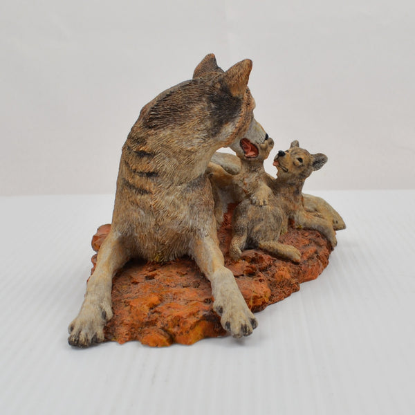 Hamilton Wolves of the Wilderness Collection Figurine Building Young Bonds Wolf