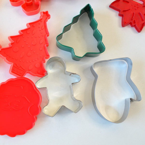 19 Cookie Cutters - Christmas Themed - 7 Metal and 12 Plastic