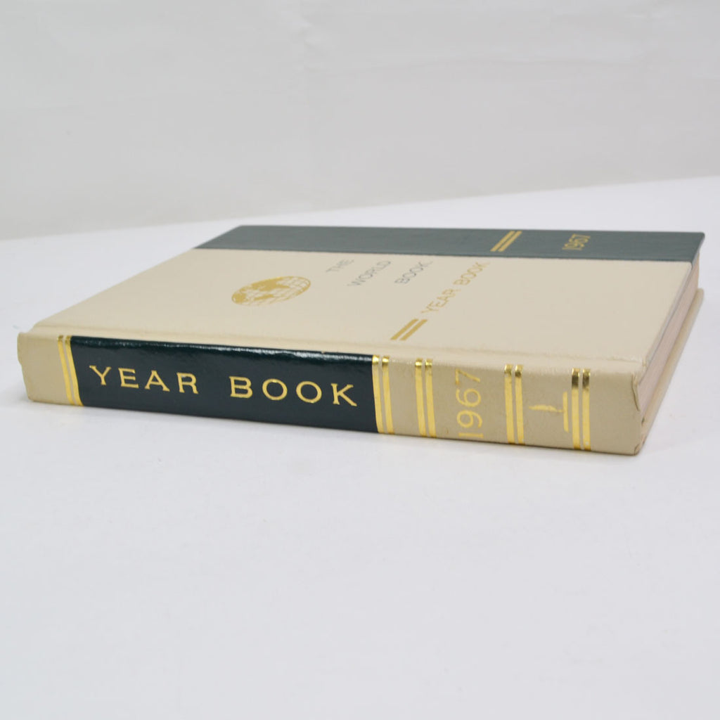 Vintage 1967 Annual Yearbook - The World Book Encyclopedia – Rusty
