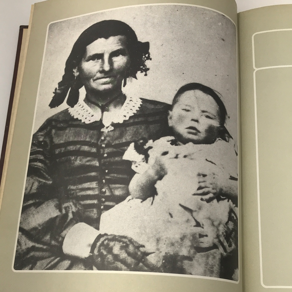 The Pioneers - Time Life Books - The  Old West Series - Leatherette 1974